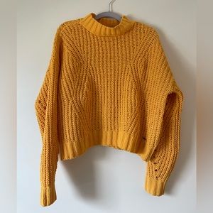 Hollister Orange Sweater 🚫 SOLD